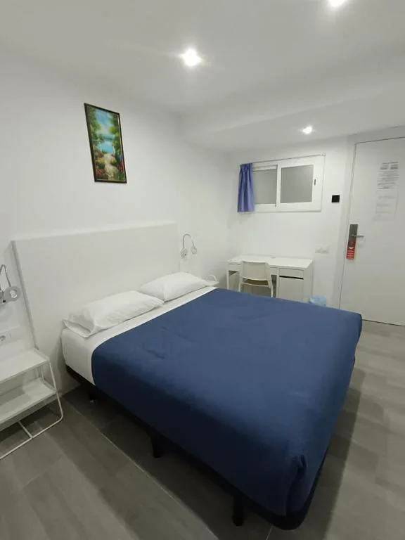 Habitación Doble con baño compartido — Hostel Hock Residences