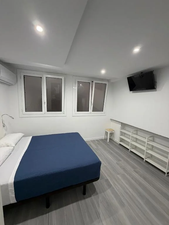 Habitación Doble con baño privado — Hostel Hock Residences