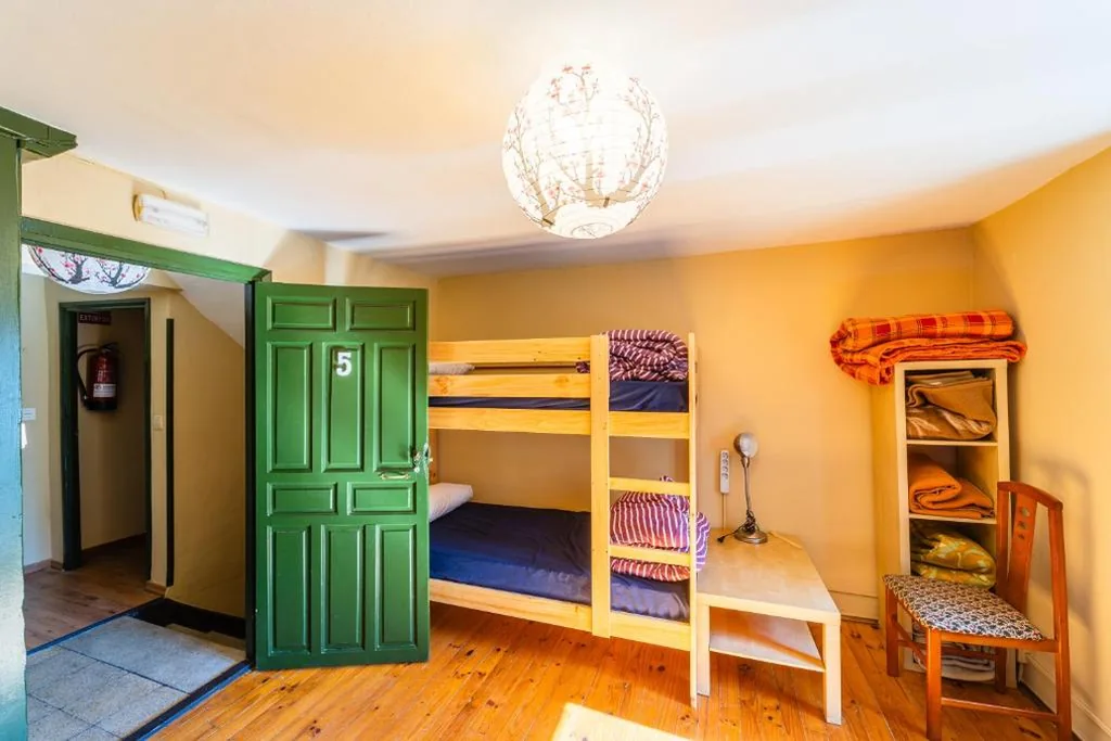 Bed in gedeelde kamer met 4 bedden — Hostel INpulso Atapuerca