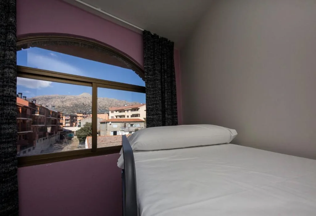 Letto a castello in dormitorio condiviso - Solo donne — Hostel La Pedriza