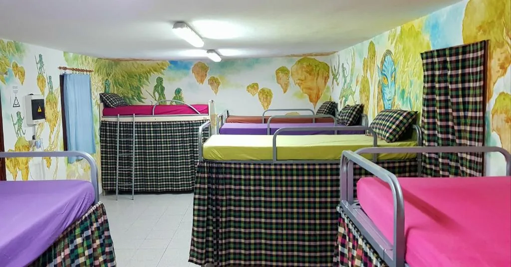 Dormitorio misto da 12 posti letto — Hostel Los Duendes del Sur