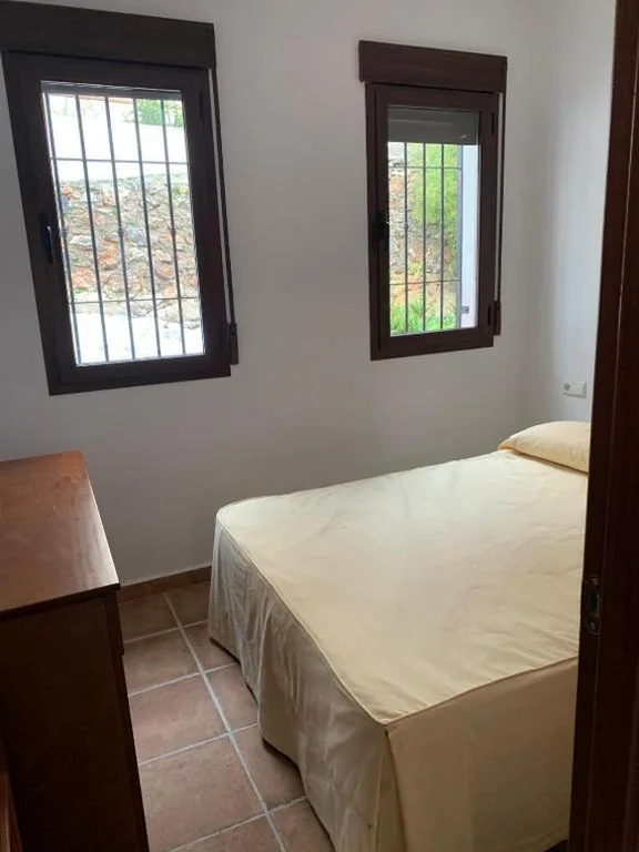 Apartamento de 3 dormitorios — Hostel Los Guajares