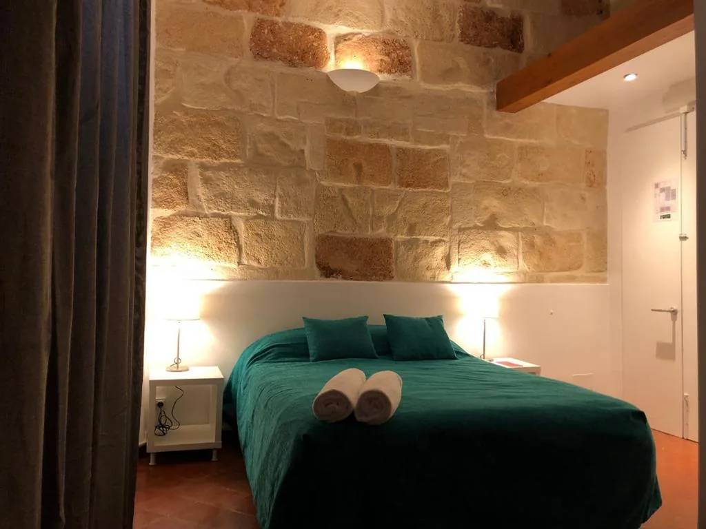Habitación Doble con baño privado — Hostel Menorca
