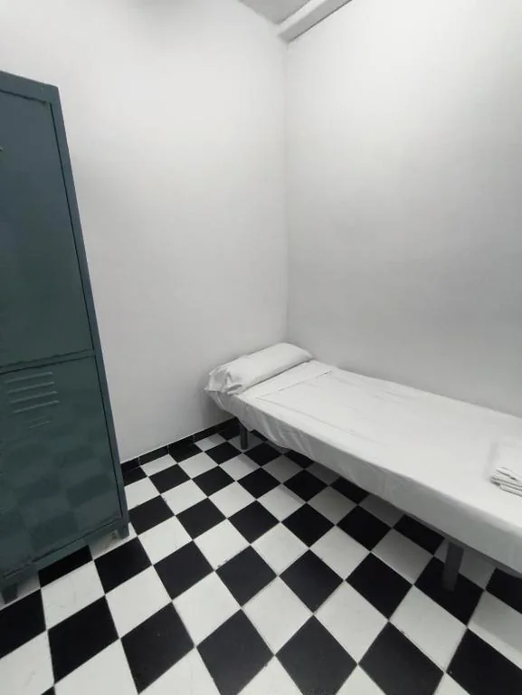 シングルルーム（共用トイレ） — Hostel New York