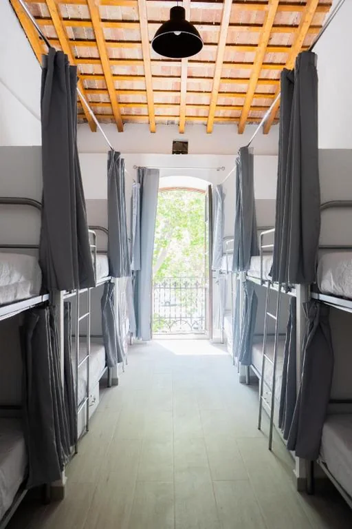 Stapelbed in gedeelde gemengde slaapzaal — HOSTEL PRIME