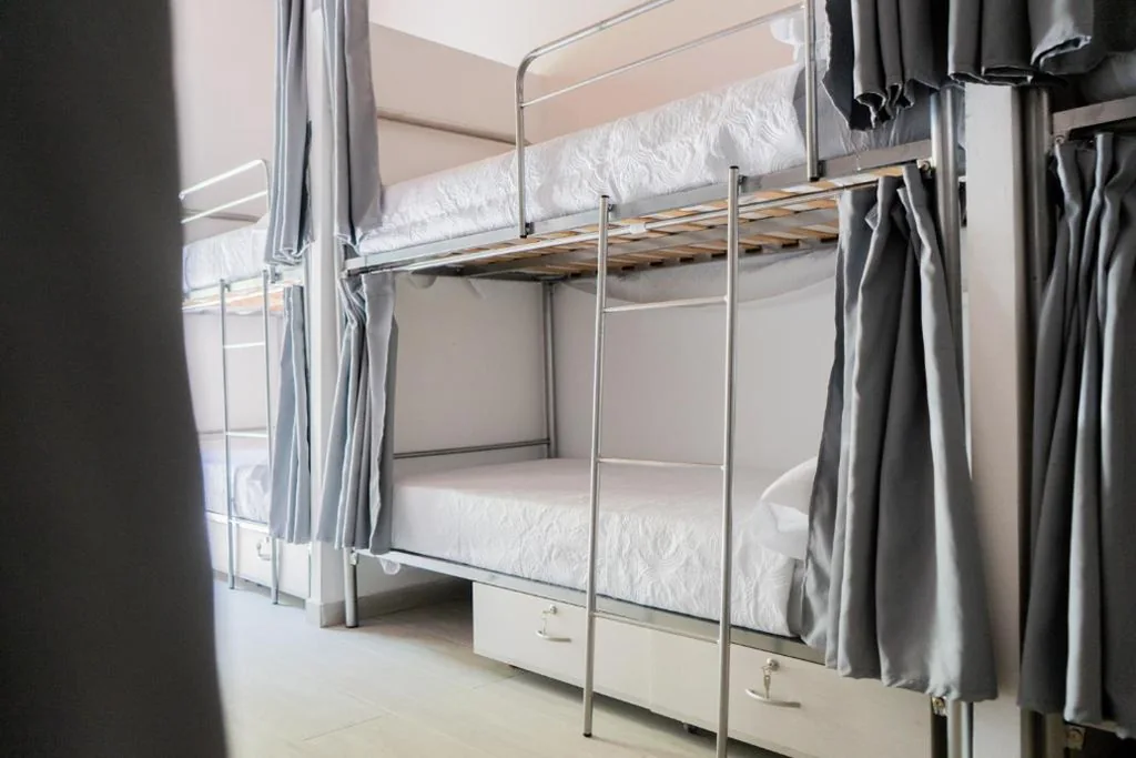 Stapelbed in gedeelde gemengde slaapzaal — HOSTEL PRIME