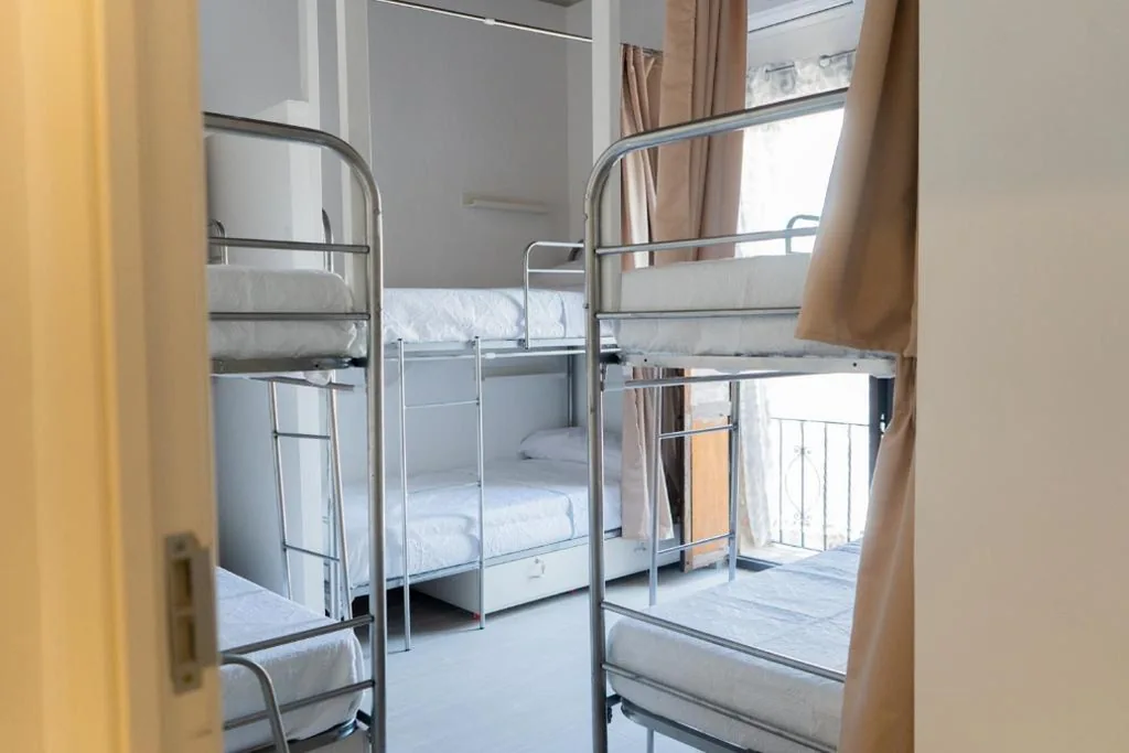 Stapelbed in gedeelde gemengde slaapzaal — HOSTEL PRIME