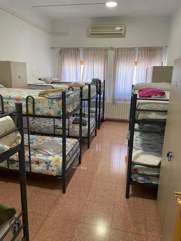 Cama individual en dormitorio compartido de 10 camas — Hostel Rural David Broncano