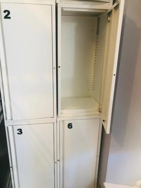 Schlafplatz im gemischten Schlafsaal mit 6 Betten — Hostel Santander