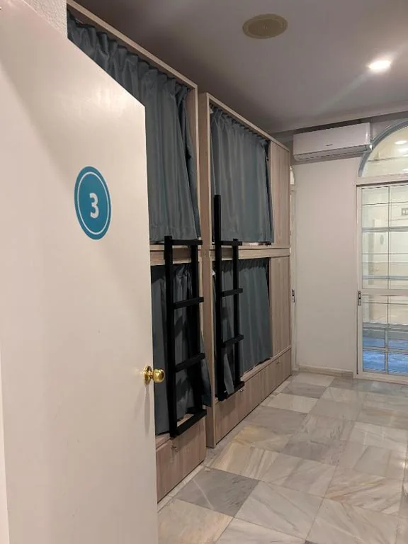 Bett im gemischten Schlafsaal mit 8 Betten — Hostel Sorolla Playa