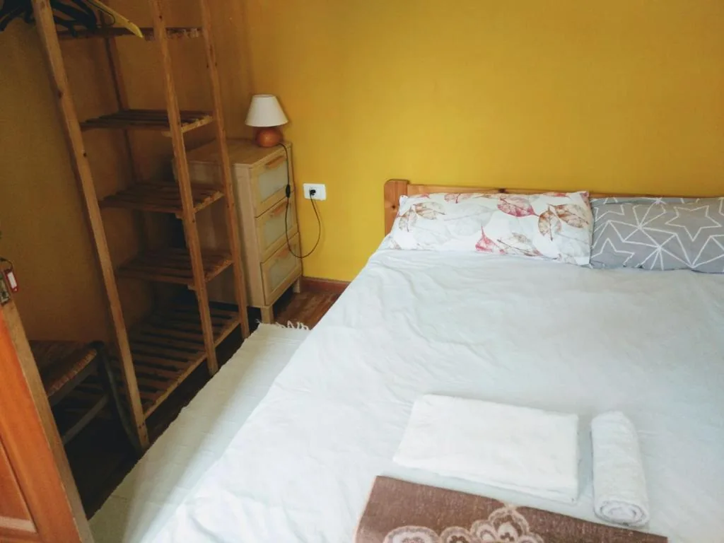 Habitación Doble Económica - 1 o 2 camas — Hostel Tenerife
