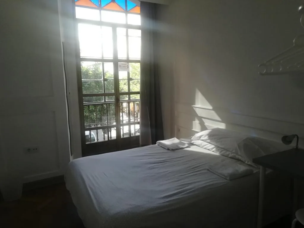 Camera doppia con bagno condiviso — Hostel Urban Sevilla