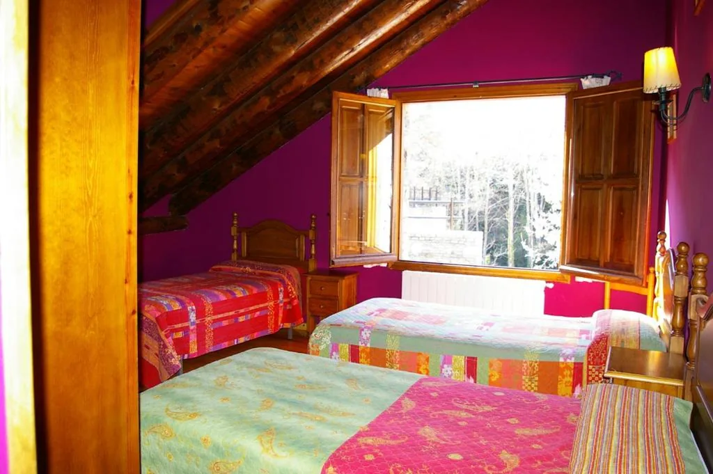 Camera doppia con 2 letti singoli — Hosteleria Santa Cruz