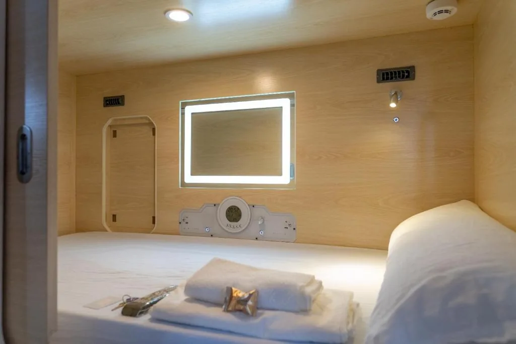 小型シングルルーム — HosteLit