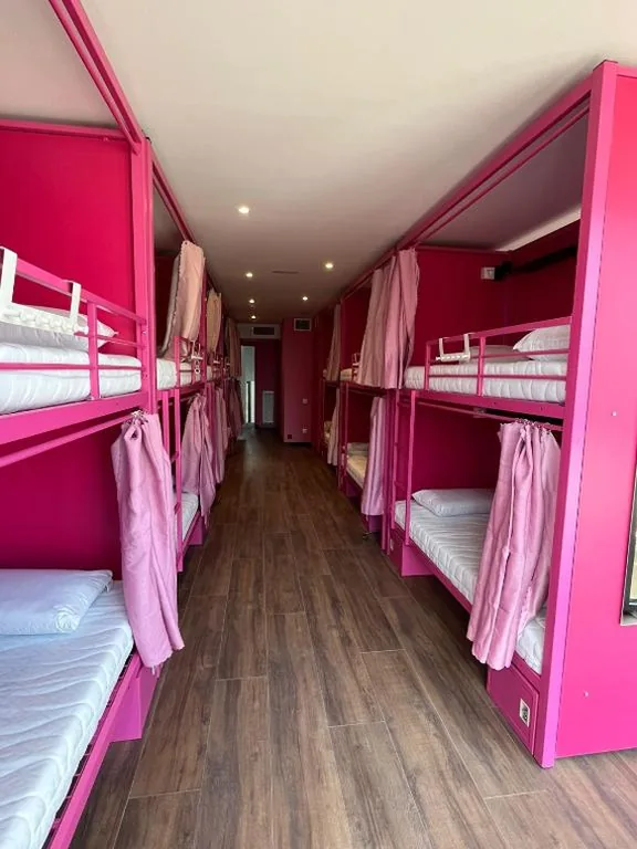 Cama Individual en habitación compartida femenina — Hostelle - Women only hostel Barcelona