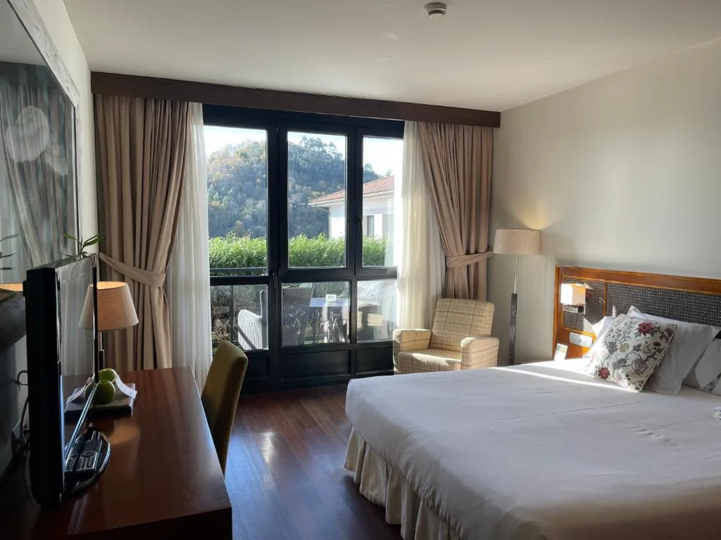 Doppelzimmer mit Terrasse — Hosteria de Torazo Nature Hotel & Spa