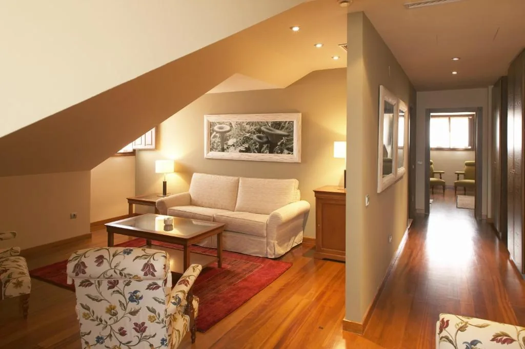 Suite mit Whirlpool-Badewanne — Hosteria de Torazo Nature Hotel & Spa