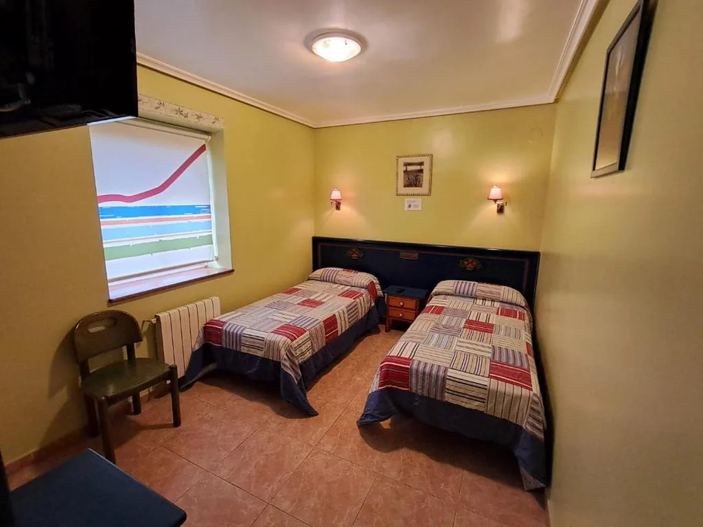 Habitación Doble interior económica - 2 camas — Hostería La Casona