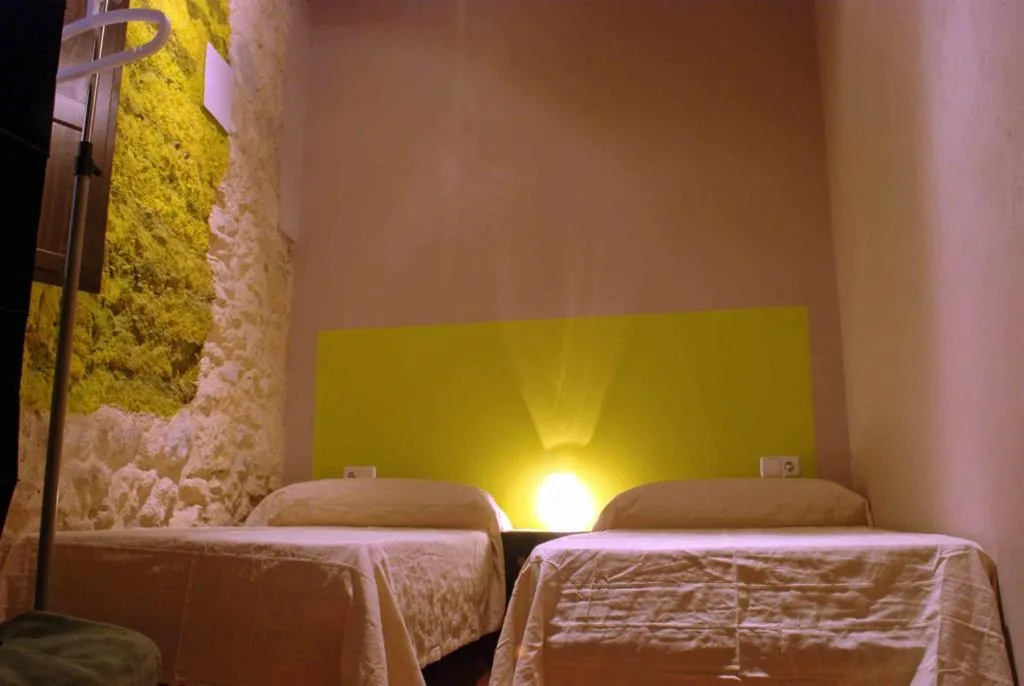Small Double Room - 2 Beds — Hosteria Natura Plaza