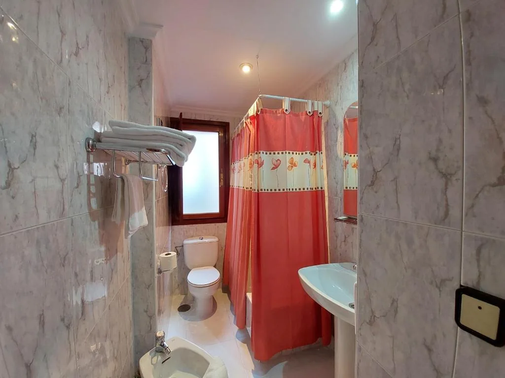 Habitación Doble — Hosteria Picos De Europa