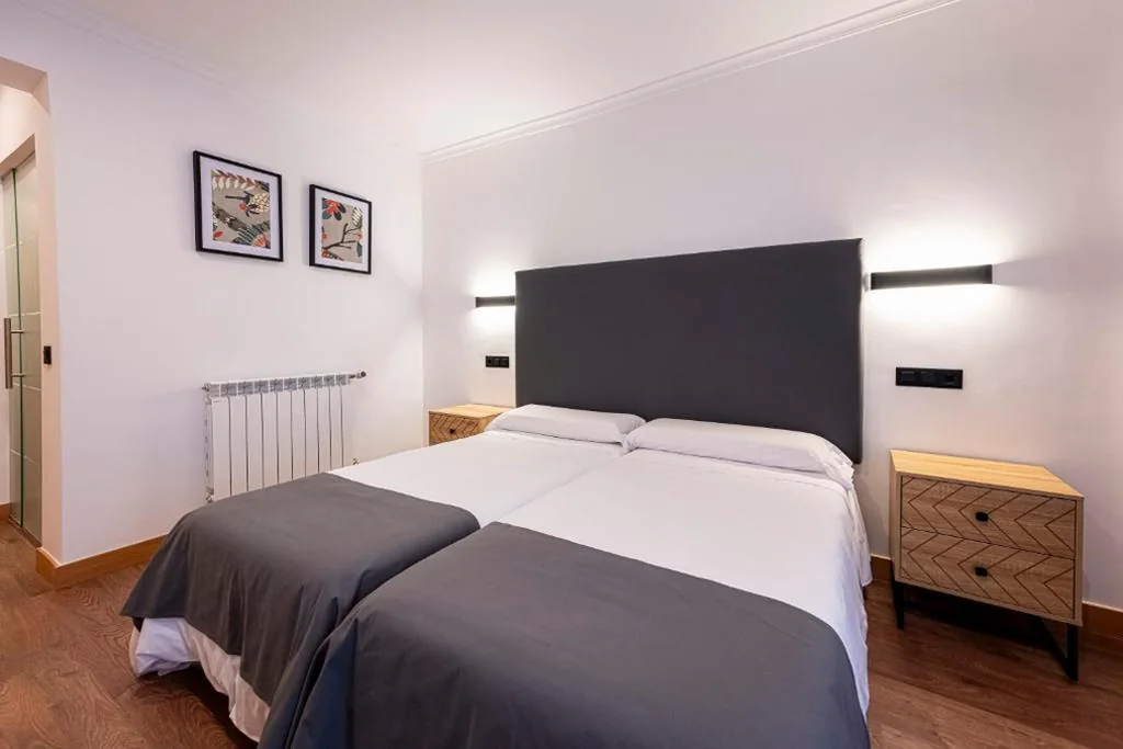 Hotel 103