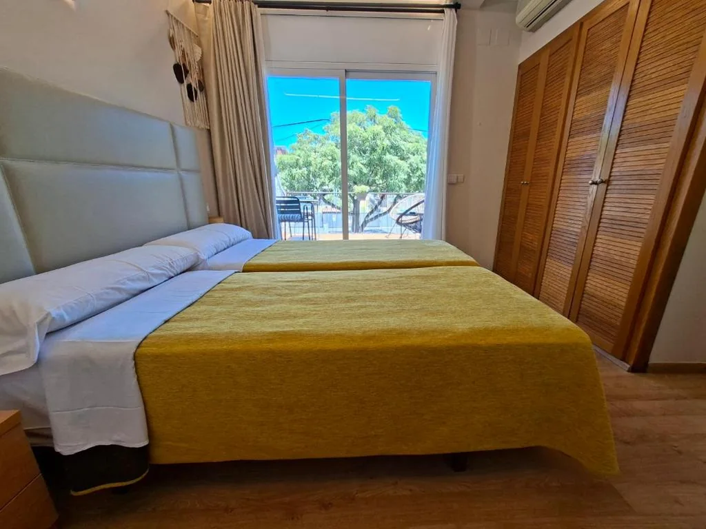 Habitación Doble con balcón - 2 camas — Hotel 139