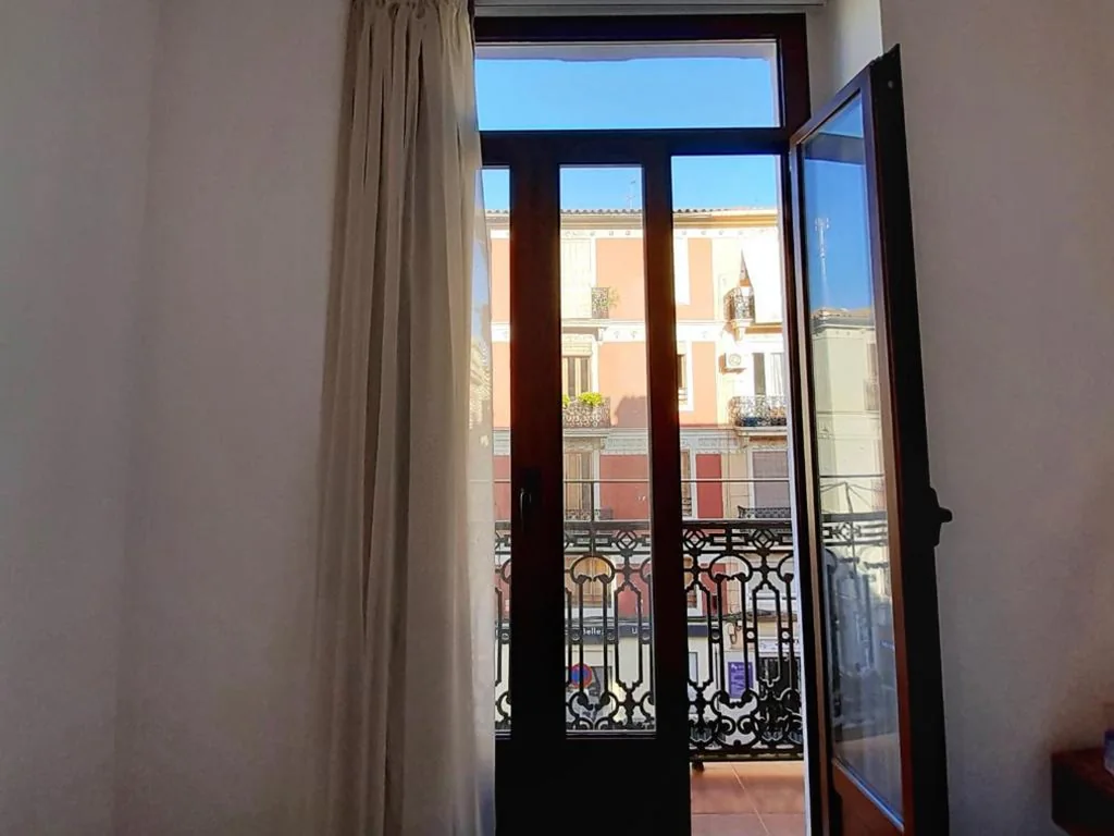 Camera tripla con balcone — Hotel 19-30 Valencia