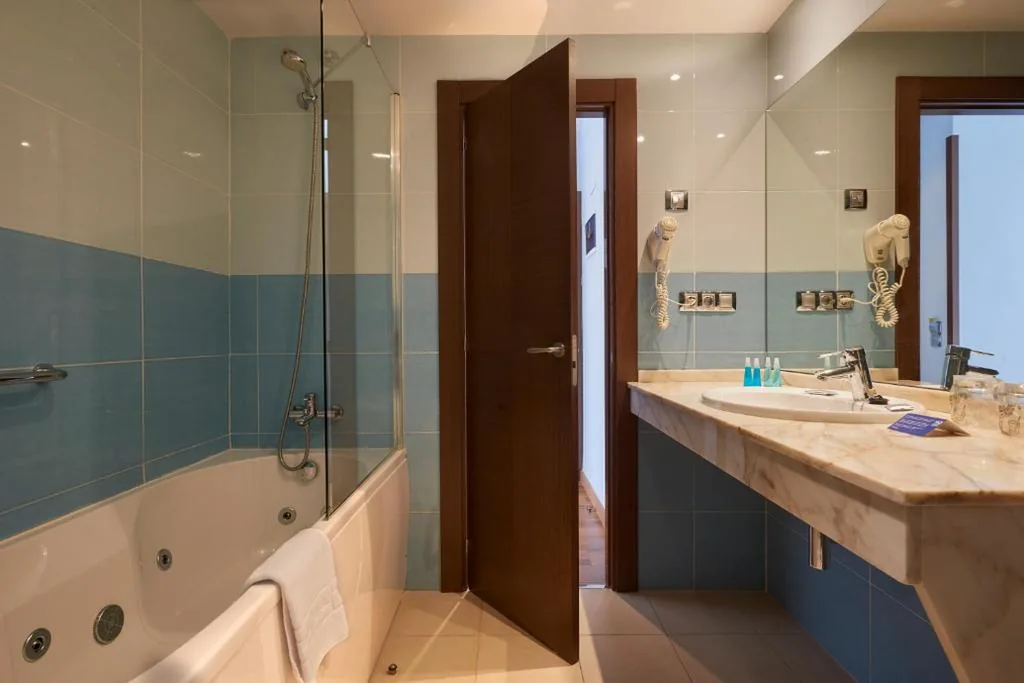 Tweepersoonskamer - 2 bedden — Hotel 40 Nudos
