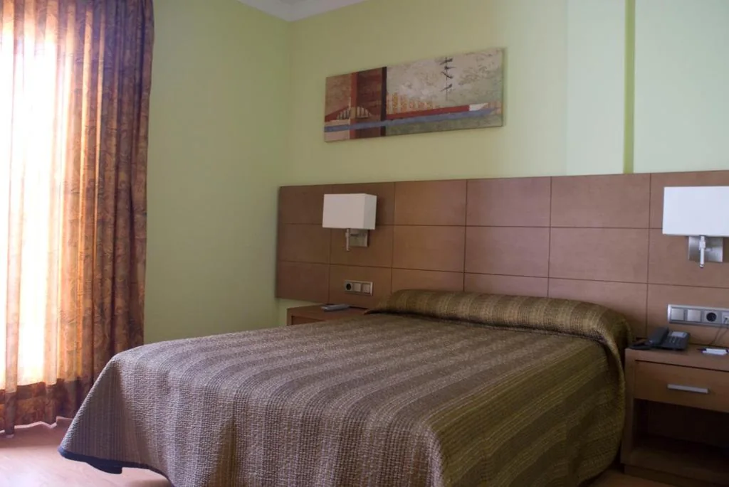Habitación Doble — Hotel 4C Puerta Europa