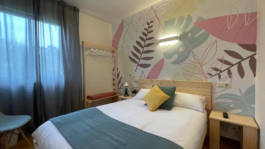 Habitación Doble Económica — Hotel A Estrada Rooms