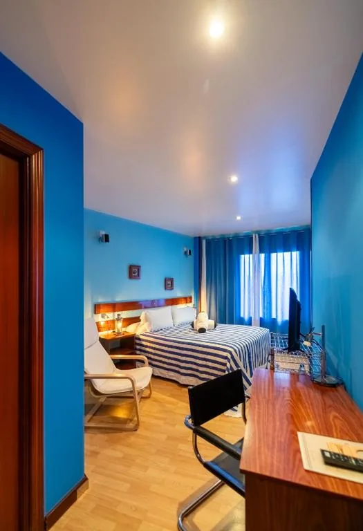 Chambre double avec balcon — Hotel A. G. Porcillan