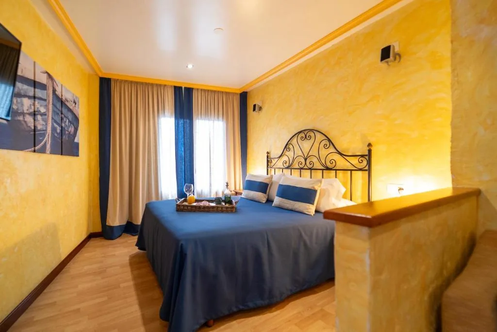 Chambre double avec baignoire spa — Hotel A. G. Porcillan