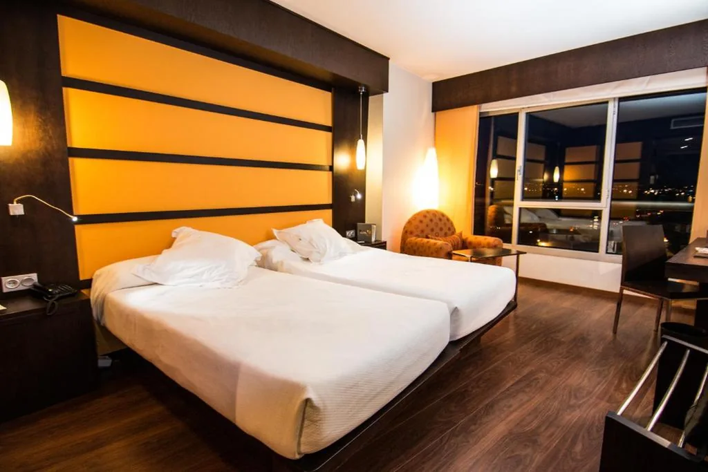 Quarto Duplo com cama extra (3 adultos) - 2 camas — Hotel Abades Nevada Palace