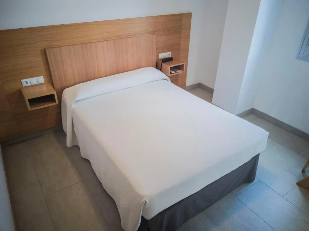 Habitación Doble - 1 o 2 camas — Hotel Abadi