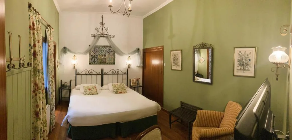 Camera con letto matrimoniale extra-large. — Hotel Abanico Casa Palacio
