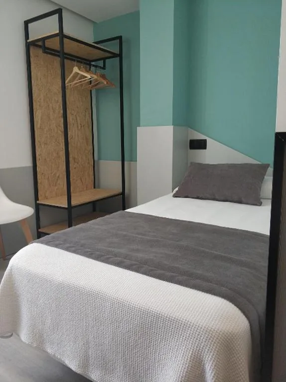 Chambre individuelle — Hotel Abelay