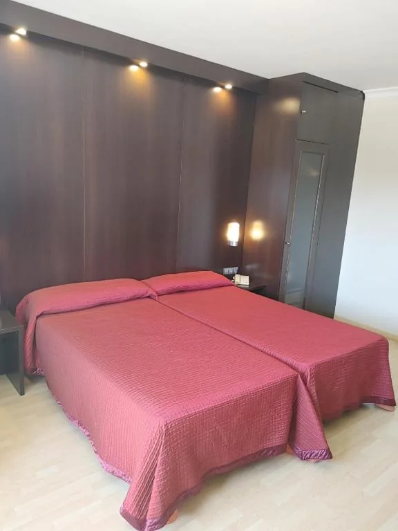 Tweepersoonskamer met 2 bedden — Hotel Acosta Centro