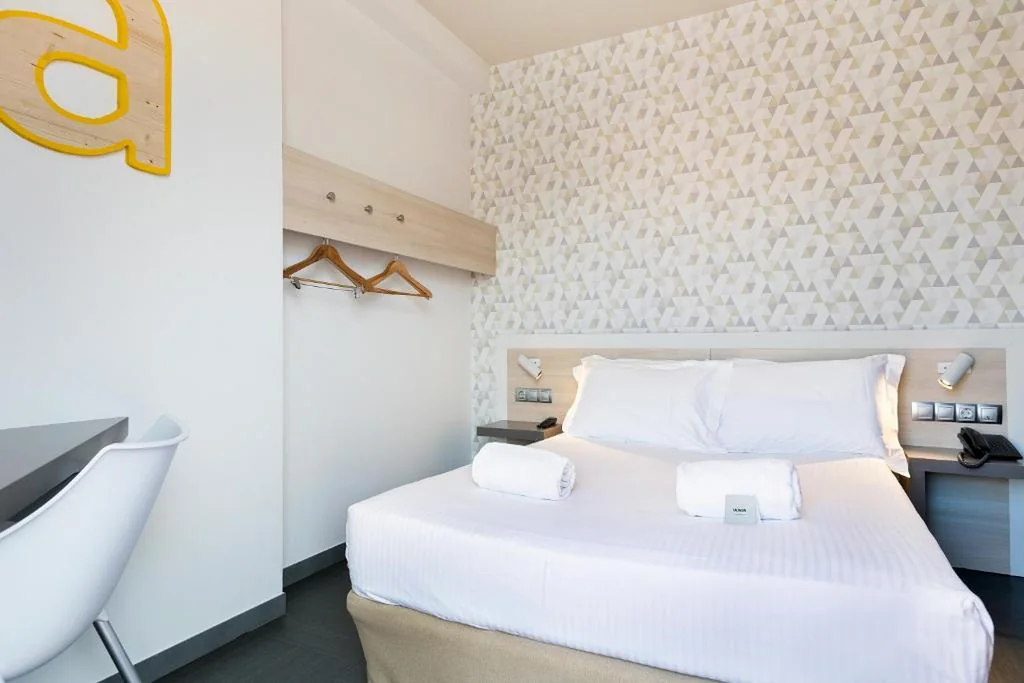 Habitación Doble Pequeña — Hotel Acta Laumon
