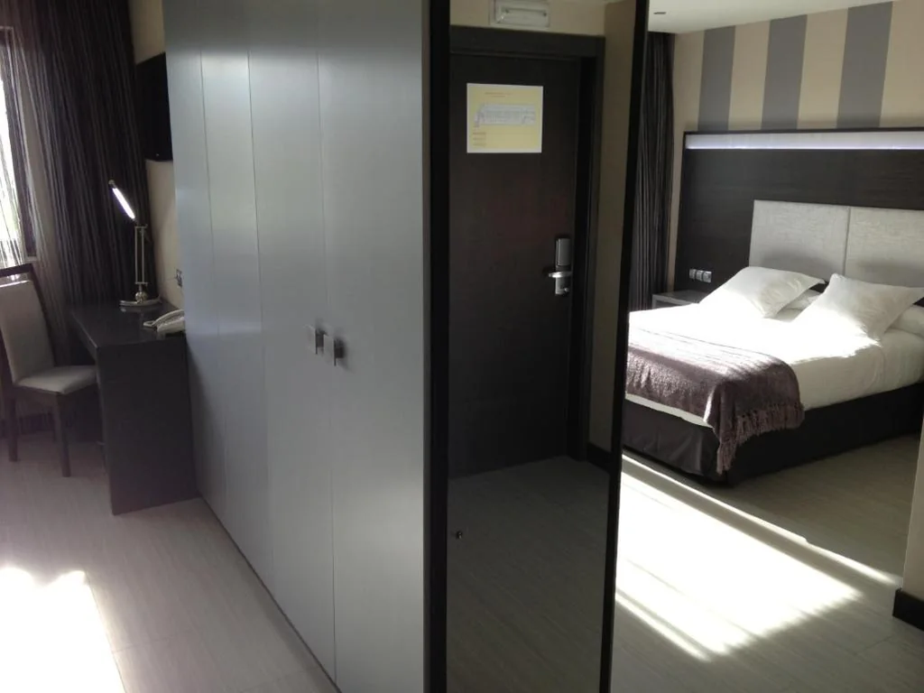 Habitación Doble adaptada para personas con movilidad reducida — Hotel Adelma