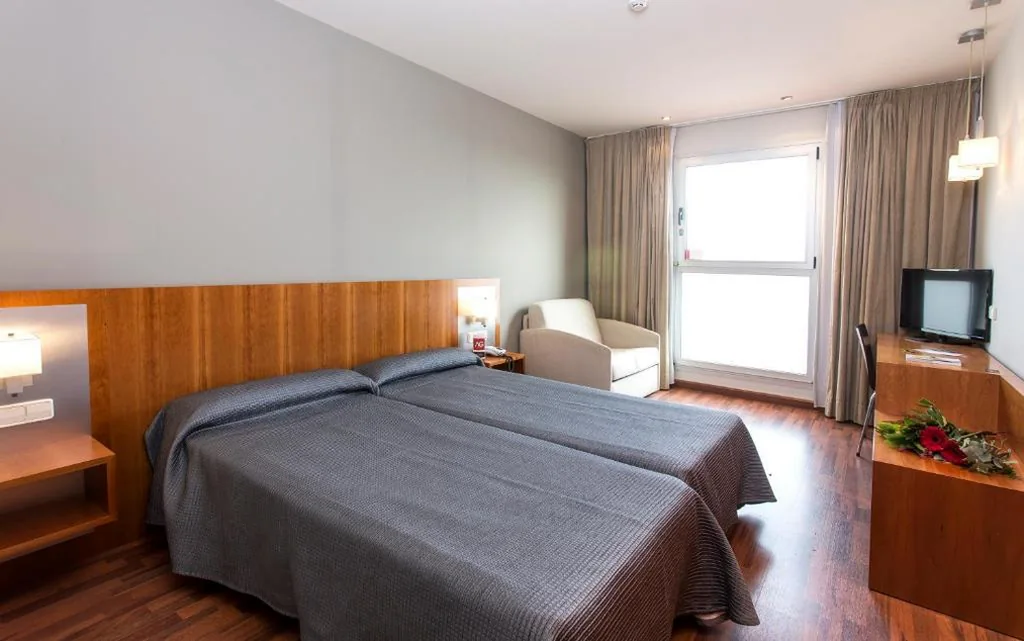 Standard-Doppelzimmer – 1 oder 2 Betten — Hotel AG Express Elche
