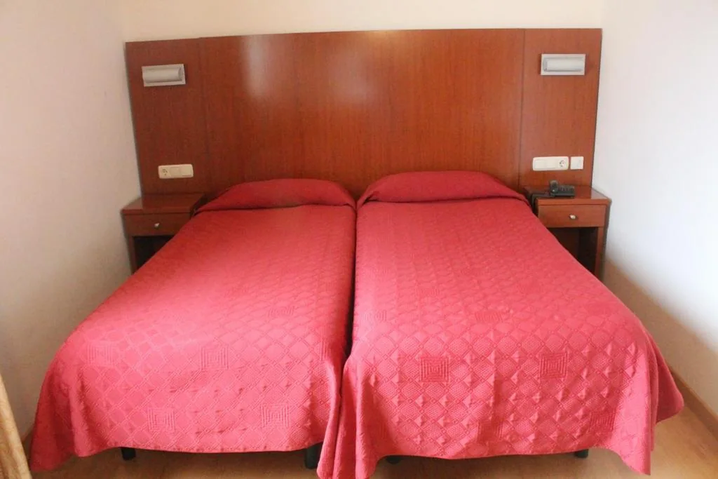 Doppelzimmer mit 2 Betten — Hotel Agorreta