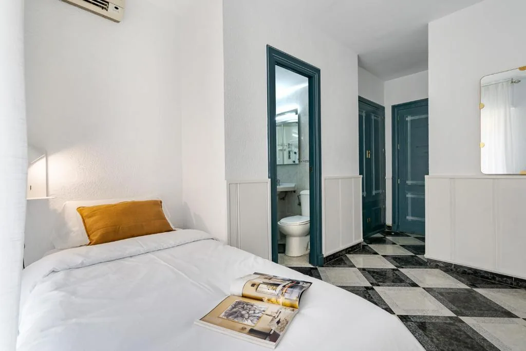 Einzelzimmer — Hotel Agur by Olala!