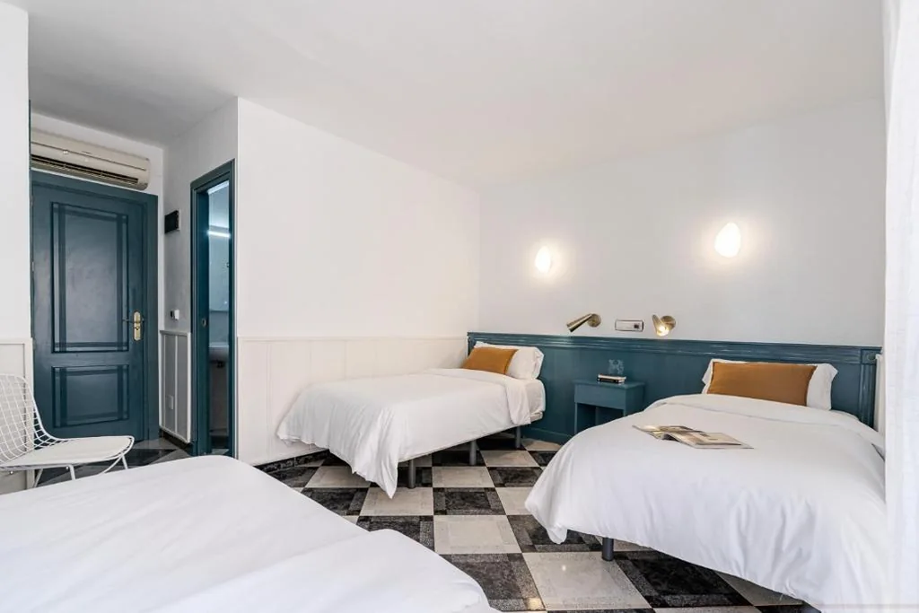 Dreibettzimmer — Hotel Agur by Olala!