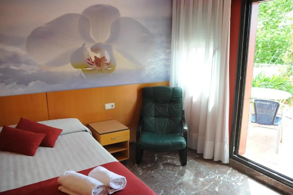 Quarto Duplo com cama extra — Hotel Aitana