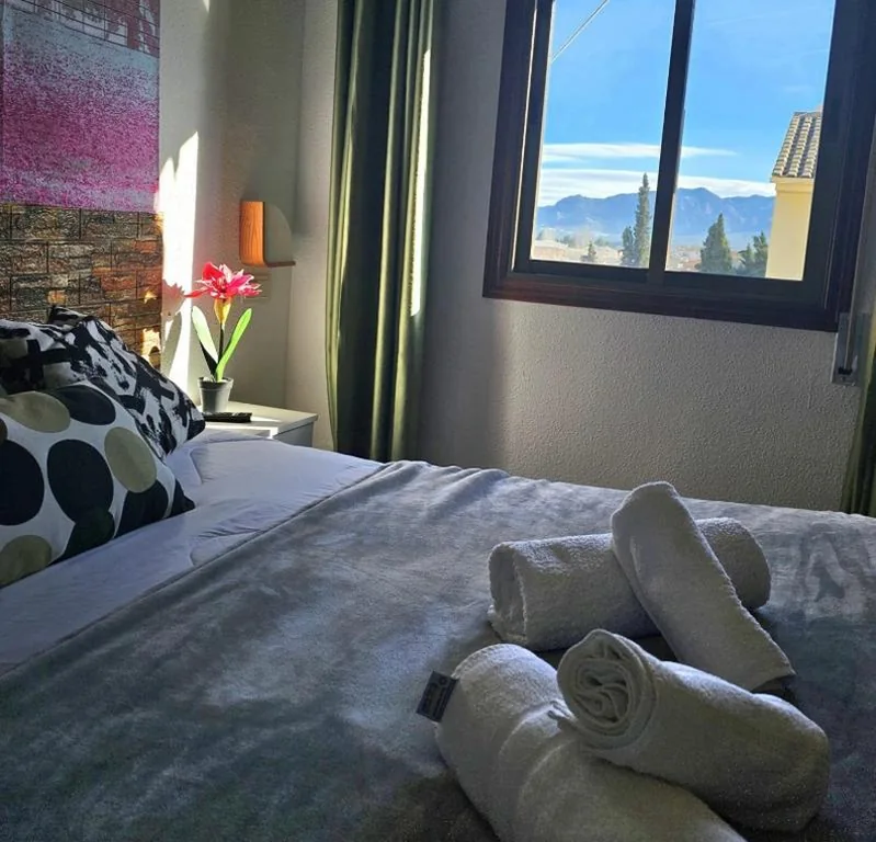 スタンダードルーム・大型ベッド1台 — Hotel Al-Ándalus Peal, en Cazorla Comarca