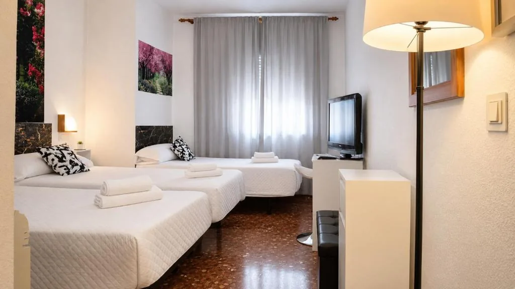 スタンダードトリプルルーム — Hotel Al-Ándalus Peal, en Cazorla Comarca