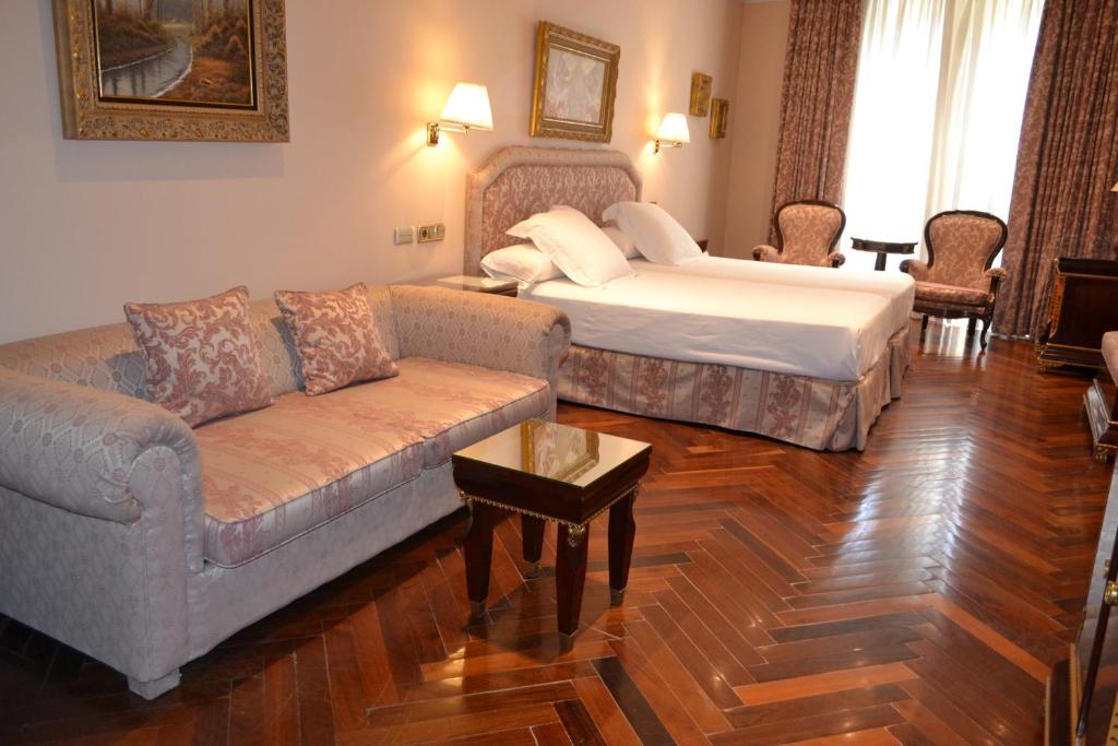 Hotel Alameda Palace