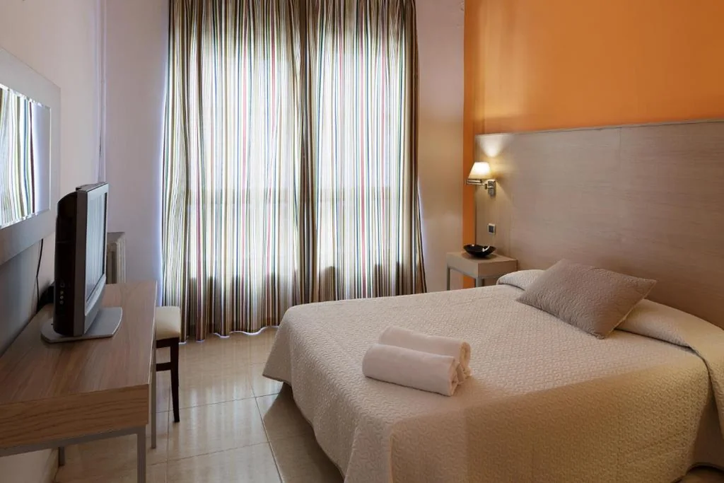 Doppelzimmer – 1 oder 2 Betten — Hotel Alamo