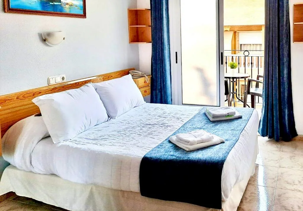 Habitación Doble con terraza con vistas al mar - 1 o 2 camas — Hotel Alaska