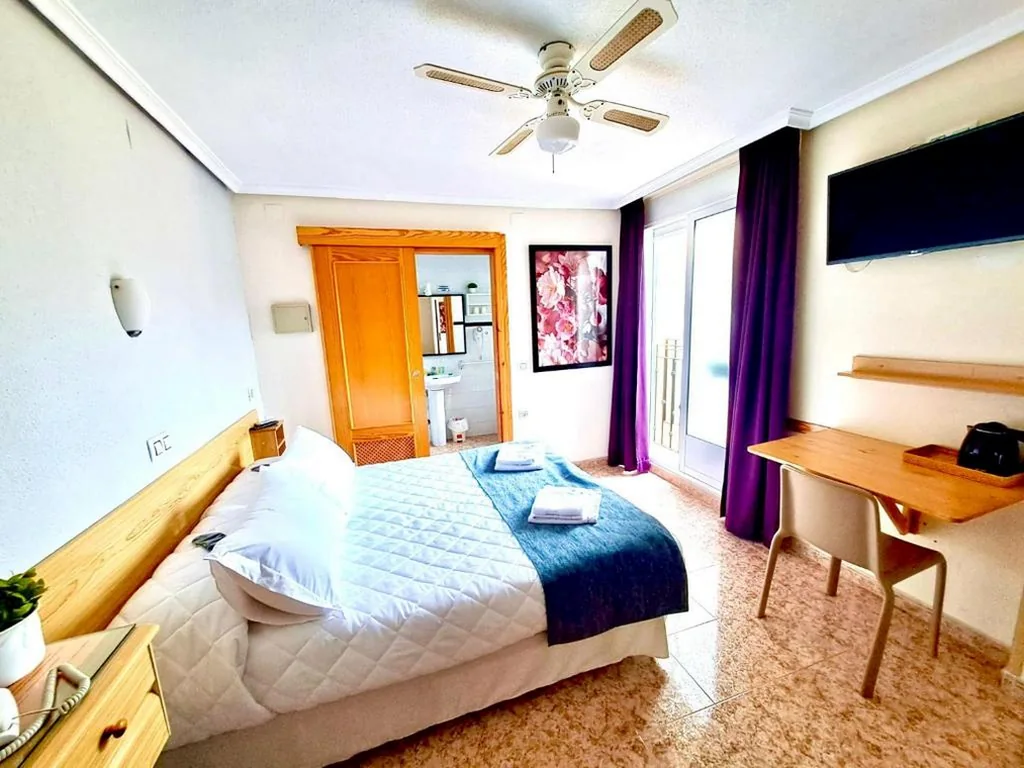 Habitación Doble Económica - 1 o 2 camas — Hotel Alaska
